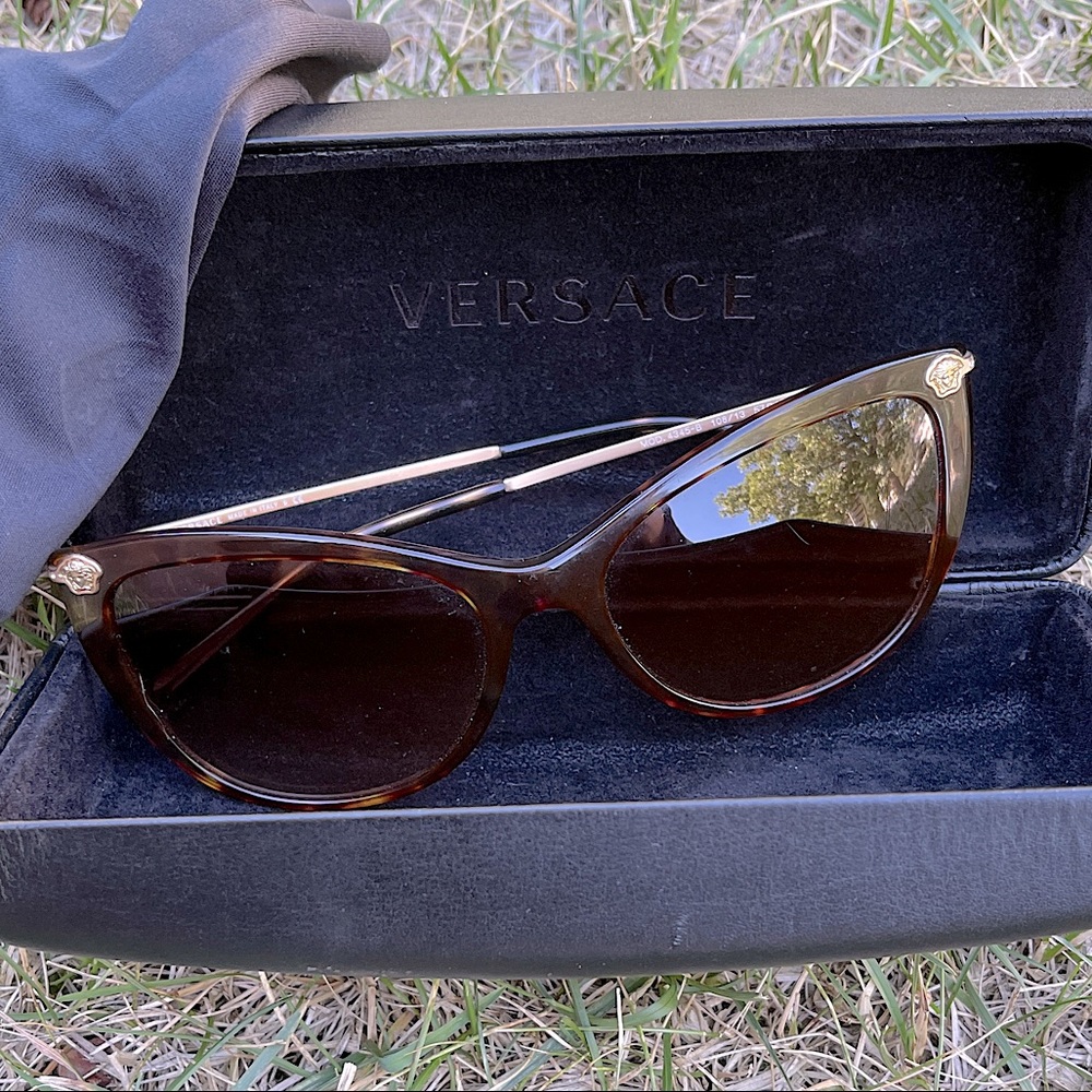 Versace WOMENS SUNNIES 🕶 Brown & Gold